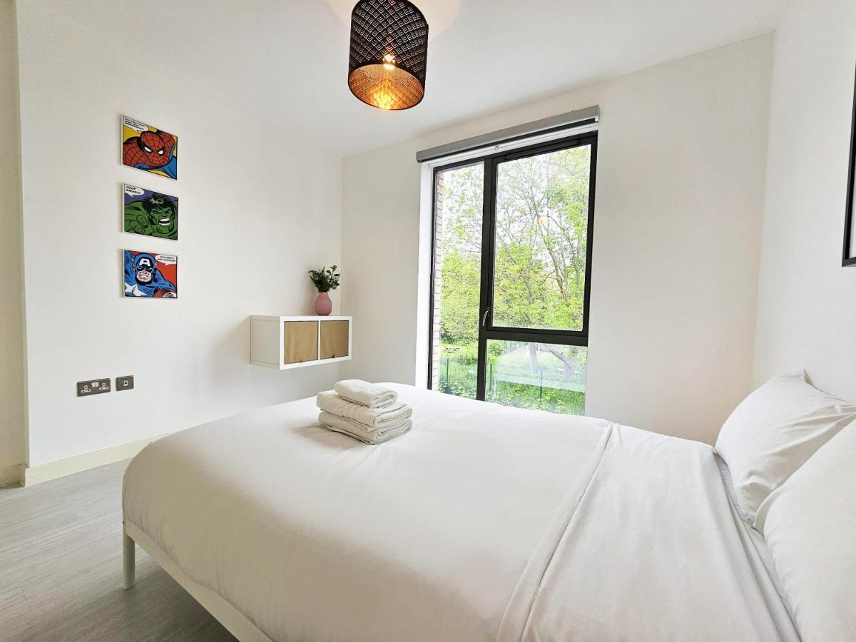 Centrally Located Spacious Flat Near Canary Wharf Лондон Екстериор снимка